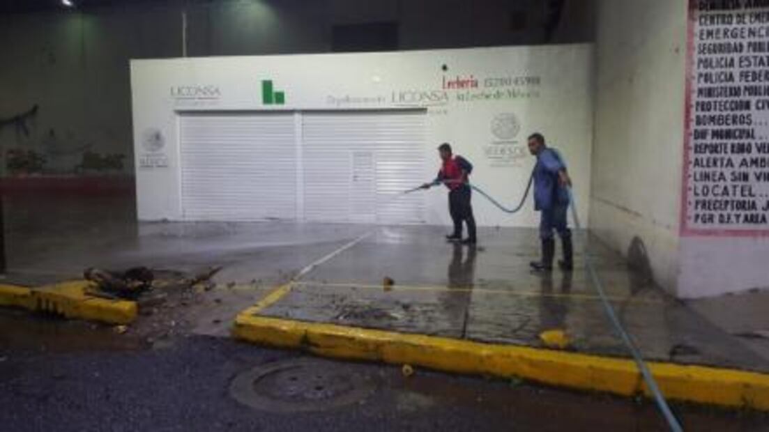 Tras lluvias e inundaciones, limpian casas y vías en Tultitlán