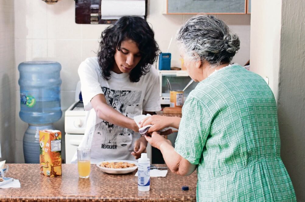 La cinta narra la historia de un adolescente de 16 años que vive con su abuela (CORTESÍA)