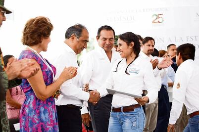 Reconocen en Guerrero a personal de comedores comunitarios