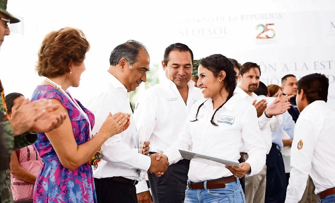 El gobernador Héctor Astudillo calificó de oportuna la capacitación del personal de los comedores comunitarios (ESPECIAL)