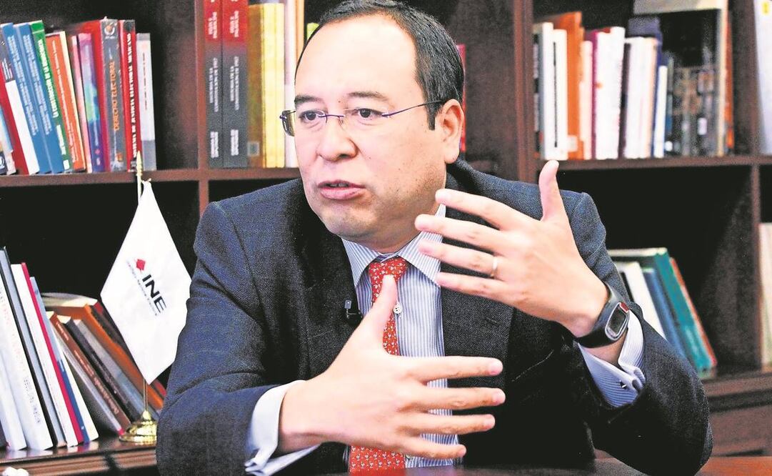 El consejero electoral del INE Ciro Murayama advirtió que la reforma a las leyes electorales secundarias podría ser inconstitucional. Foto: Archivo/EL UNIVERSAL