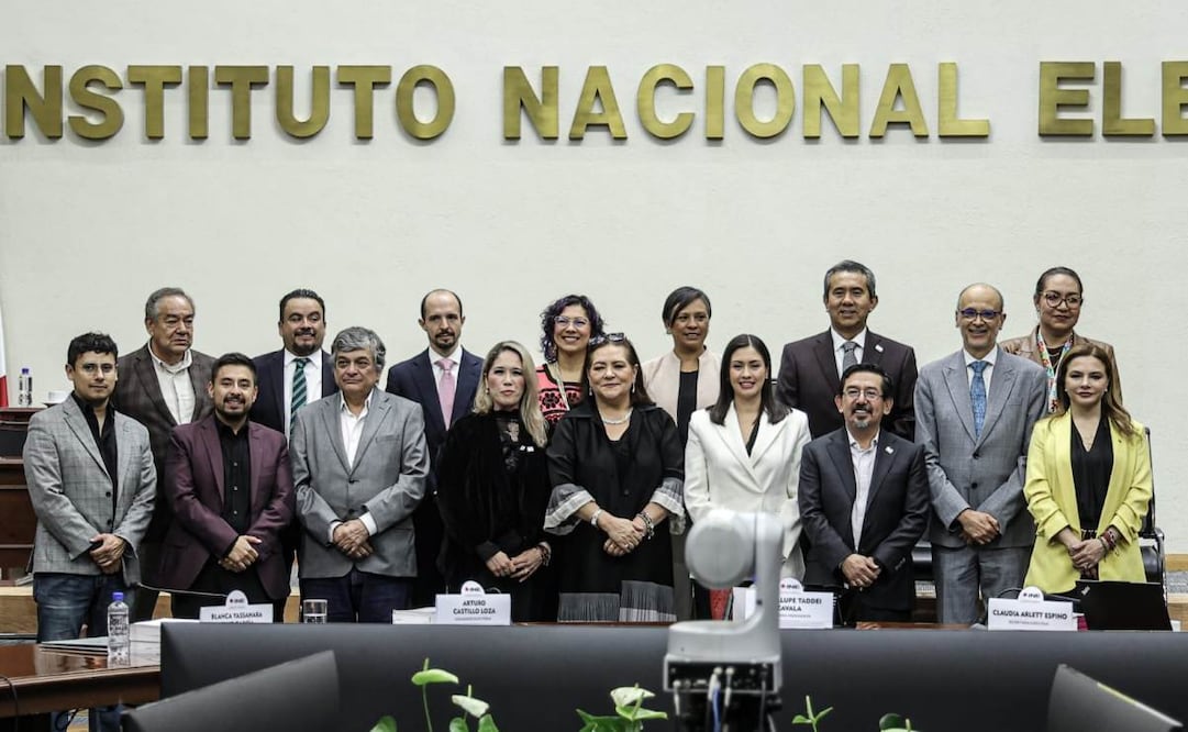 Arturo Manuel Chávez López, Blanca Yassahara Cruz García y Frida Denisse Gómez Puga rindieron protesta como consejeros electorales en el Instituto Nacional Electoral (INE). Foto: Gabriel Pano / EL UNIVERSAL