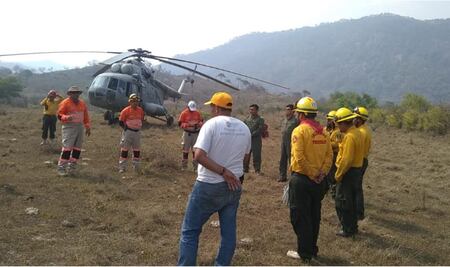 Semar apoya en combate a incendios forestales en Chiapas