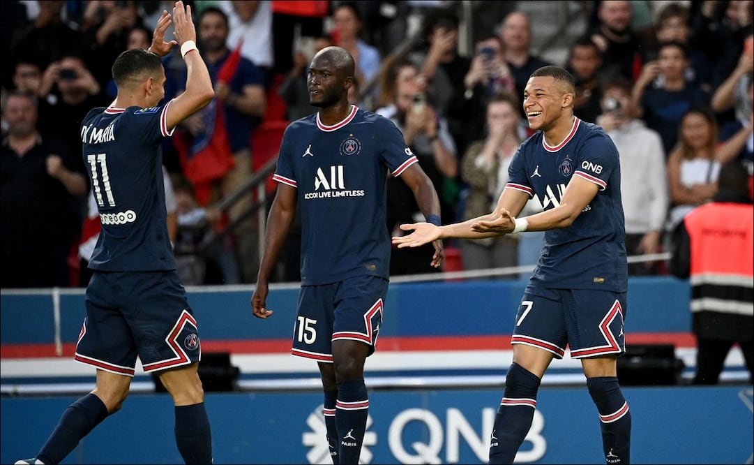 ÁNGEL DI MARÍA RESPALDA A KYLIAN MBAPPÉ - FOTO: AFP