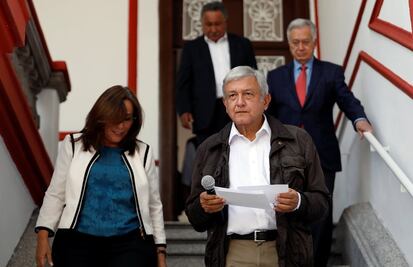 Va AMLO por frenar excesos en sindicatos de CFE y Pemex