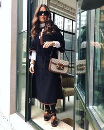 Salma Hayek impacta con look “fashoso” para el aeropuerto