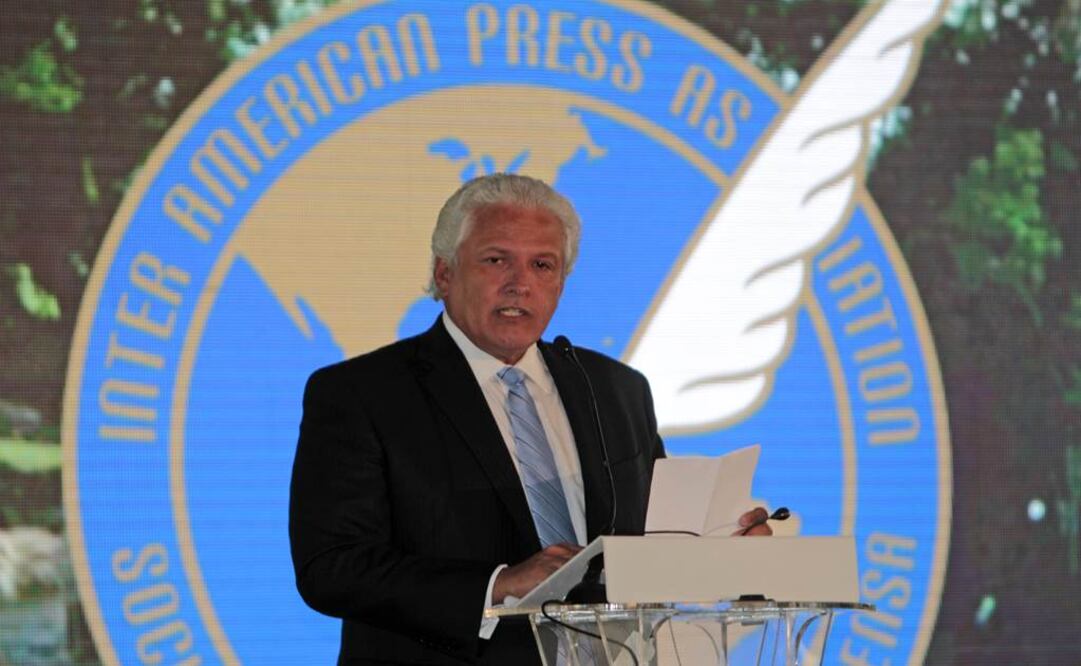 Gustavo Mohme, presidente de la SIP, hizo un llamado a las autoridades colombianas para que investiguen el origen las amenazas e intimidaciones. (Foto: EFE / Esteban Biba)