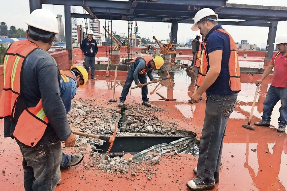 Aunque el predio intervenido en Álvaro Obregón tenía sellos de clausura, los trabajos seguían en el interior, afirman autoridades. (CDMX)