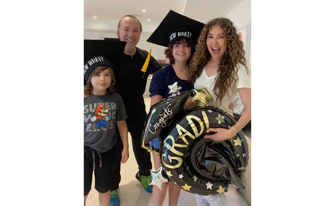 Thalía con su familia. Foto: Instagram 