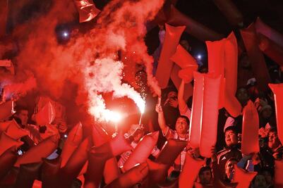  Monumental,  sin lugar para otros colores