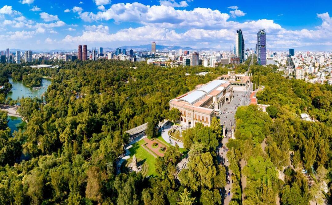 El gobierno de la CDMX aclaró que el Impuesto Verde de CDMX no es punitivo, busca incentivar reducción de emisiones. Foto: Freepik.