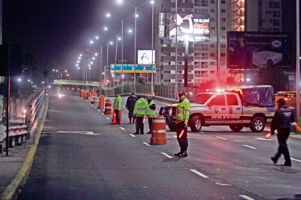 Para prevenir accidentes por exceso de velocidad, el operativo Carruseles Nocturnos supervisa que los vehículos circulen a 80 km por hora. (ARCHIVO EL UNIVERSAL)