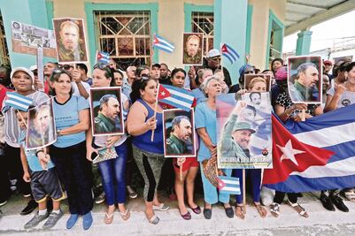 Caravana con las cenizas sigue su recorrido a Santiago