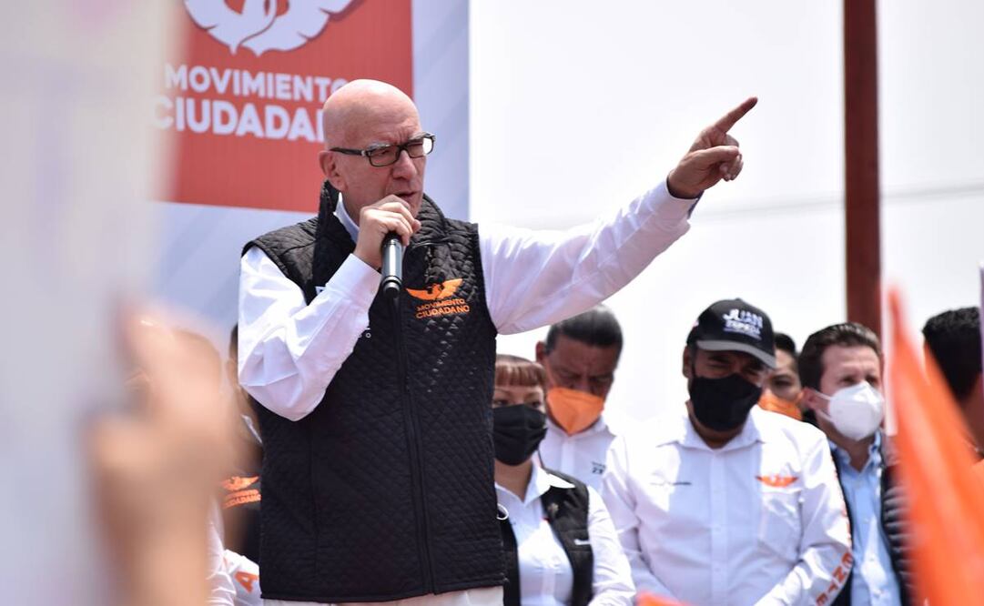 El senador y expresidente de MC, Dante Delgado Rannauro, estuvo de gira por Yucatán para apoyar a candidatos y candidatas de su partido. Foto: Twitter / Archivo 