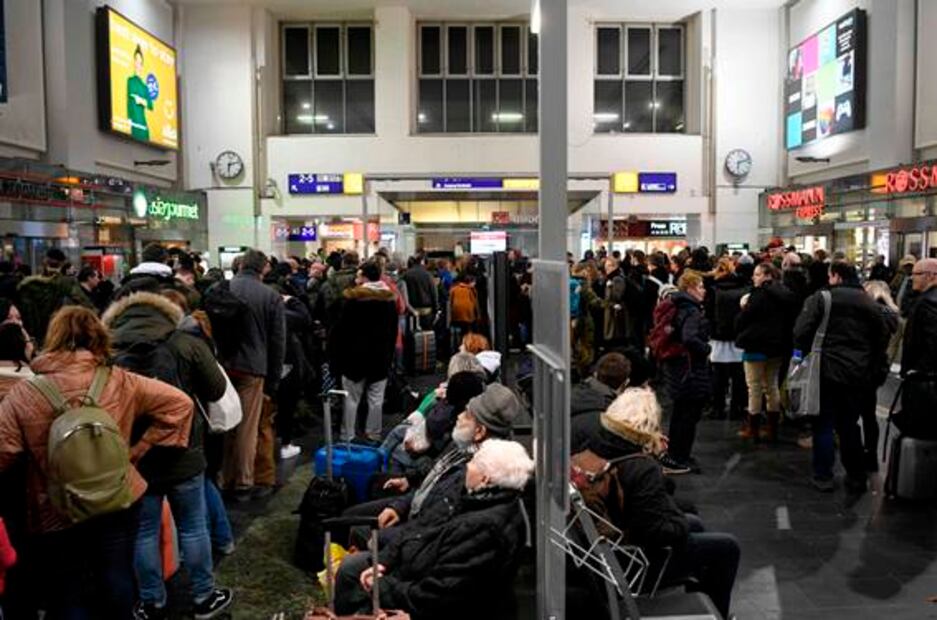 Tormenta “Ciara” obliga a suspender vuelos y trenes en Europa