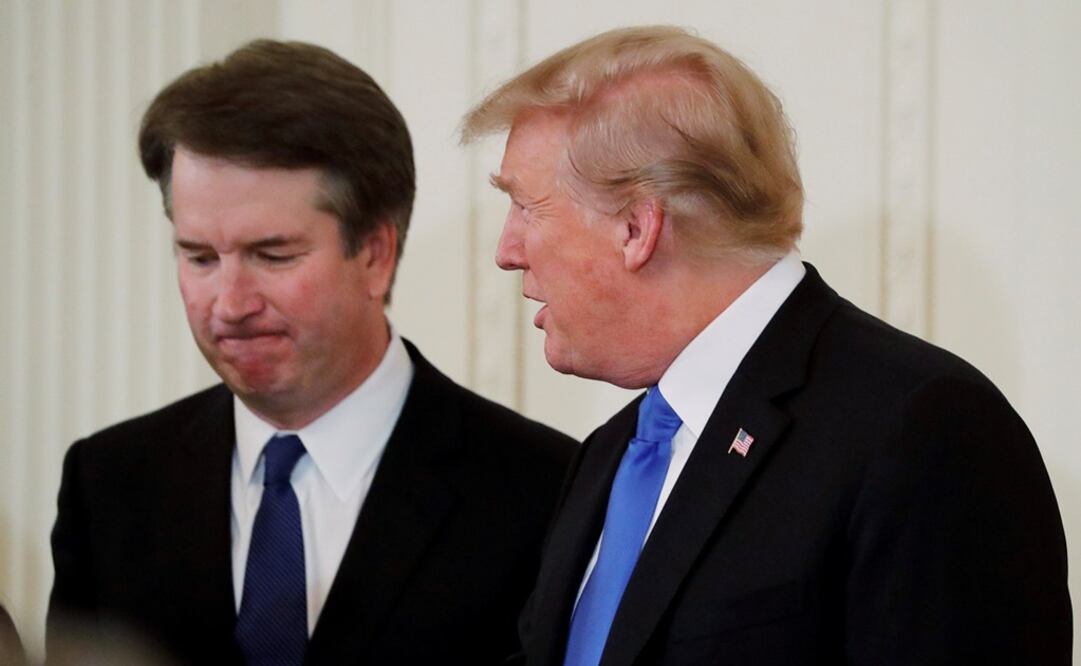 El presidente estadounidense, Donald Trump, y su nominado a la Suprema Corte de EU, el juez conservador Brett Kavanaugh. Foto: Reuters