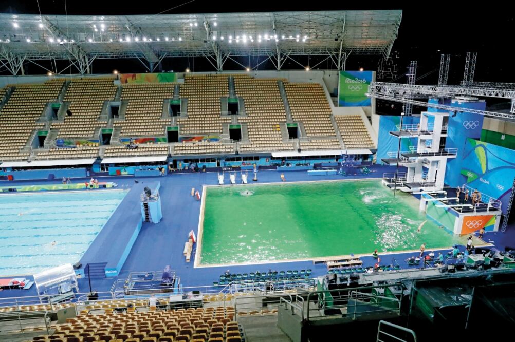 El agua de la fosa causó polémica entre las competidoras, ayer (MATT DUNHAM. AP)