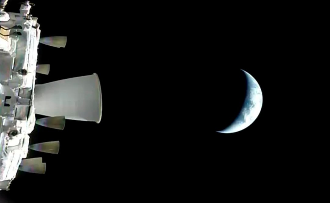 En esta fotografía proporcionada por la NASA, se observa la Tierra desde la nave espacial Orion de la NASA mientras orbita alrededor del planeta durante el vuelo de prueba Artemis II, el jueves 2 de abril de 2026. Foto: AP