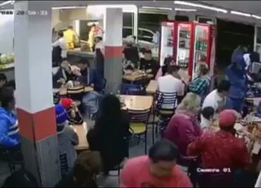 Asaltan taquería en Ciudad Neza y lanzan un balazo de "despedida"