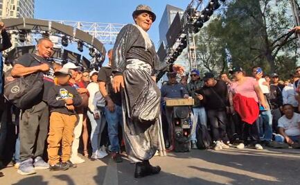 “A mí no me importa estar como estoy”; con una pierna, Valentín saca sus mejores pasos previo al show de Polymarchs en Paseo de la Reforma