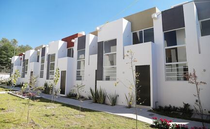 Infonavit firma acuerdo para recuperar viviendas abandonadas en Tijuana y Mexicali