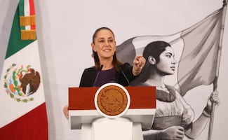 Sheinbaum afirma que fue “opinión” de senadores entregar propaganda a favor de candidatos en Colombia; no hay que exagerar todo, dice