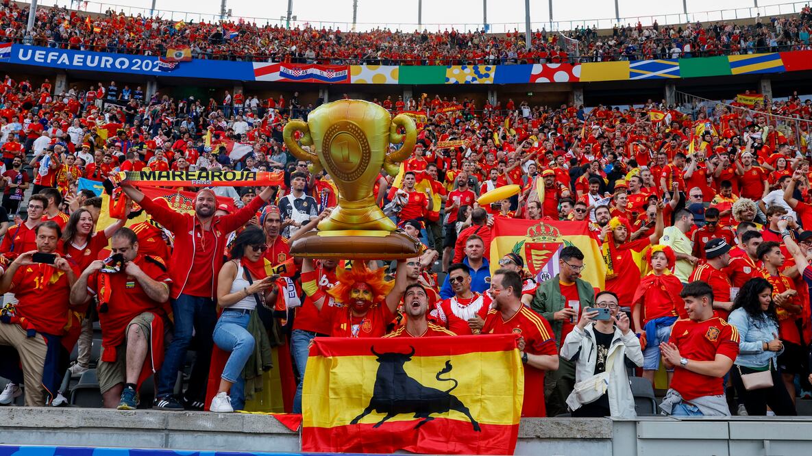 Afición de España, celebrando el triunfo ante Croacia - Foto: EFE