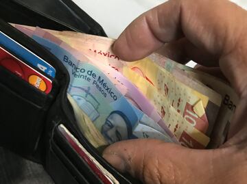 Burócratas recibirán su aguinaldo antes del Buen Fin