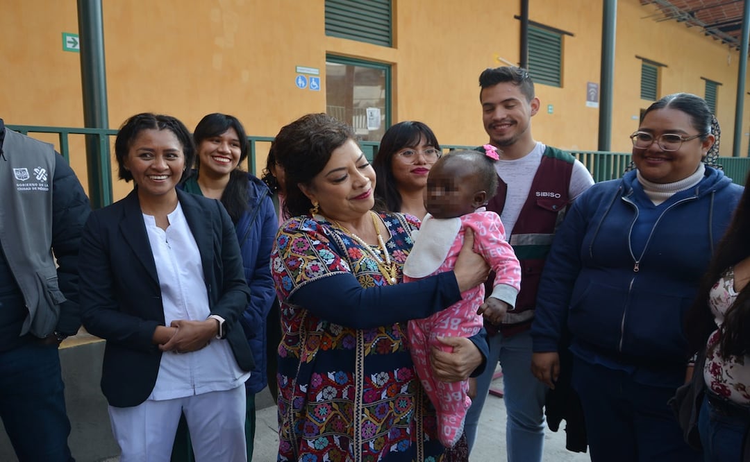 Clara Brugada va por reubicar a espacios "dignos" a 3 mil migrantes que viven en calles de CDMX; anuncia acciones para atender migración. Foto: Especial