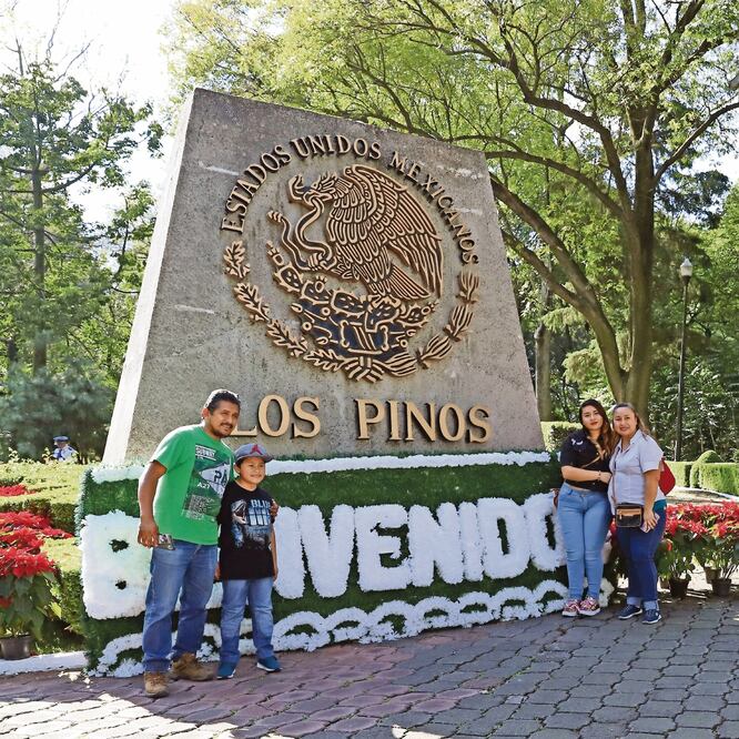 Presión. Ex trabajadores de Los Pinos acusan que se les obligó a firmar su renuncia al trabajo y a sus derechos laborales. Foto: ARCHIVO EL UNIVERSAL