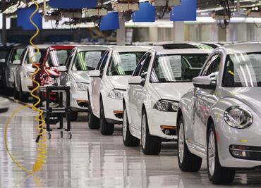 Exportación automotriz disminuye 9% en febrero; General Motors, Ford y Stellantis, de las que más bajaron envíos