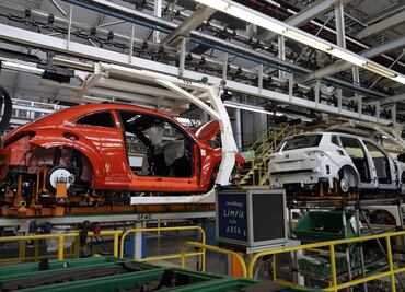 Por escasez de autos nuevos, sube precio de seminuevos