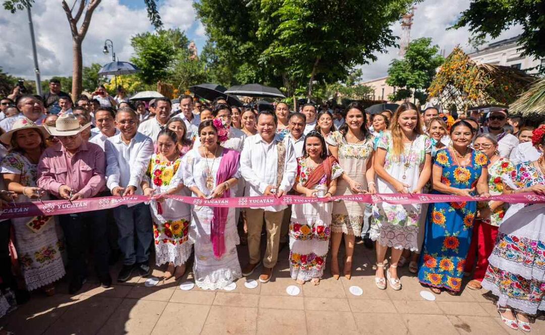 Inauguran en Yucatán la Gran Muestra Estatal de Altares (28/10/2025). Foto: Especial