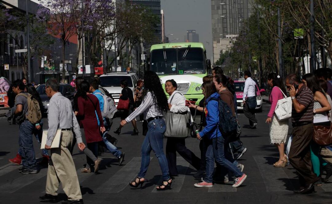 Automóviles con engomado azul no circulan este viernes