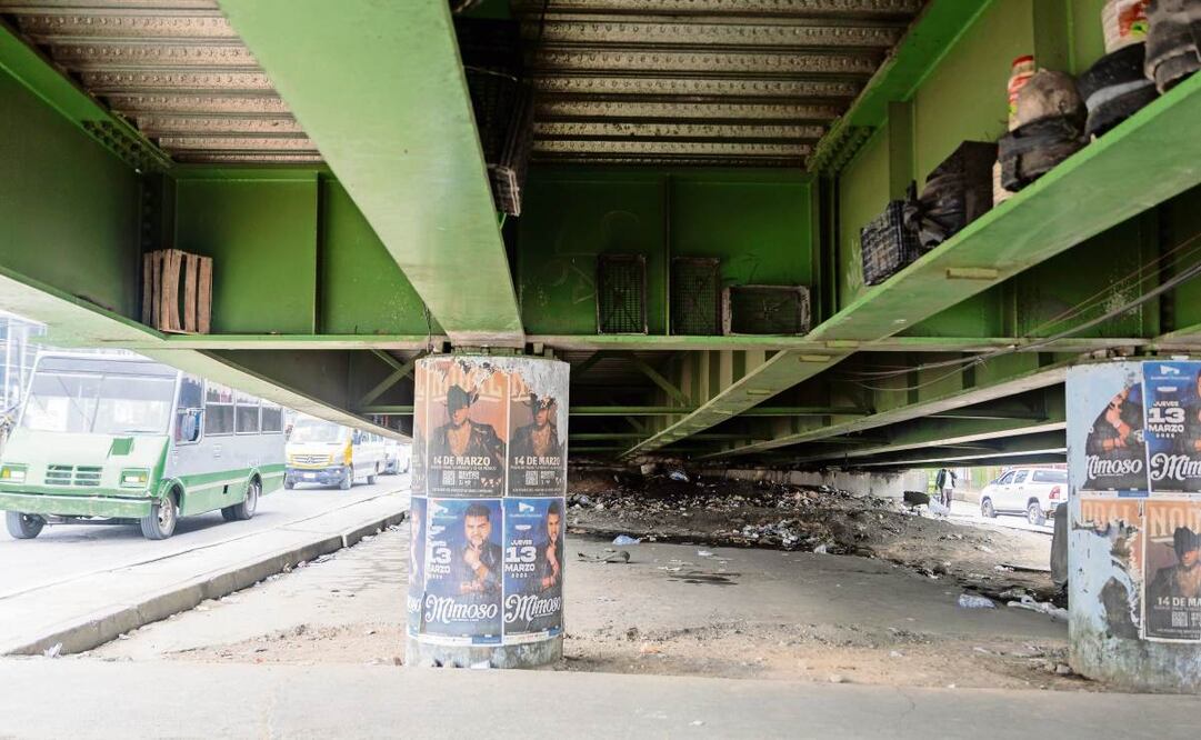 Pese a ser concurrida por tener cerca al Cetram de Santa Marta Acatitla, la zona luce descuidada. Foto: Hugo Salvador / EL UNIVERSAL