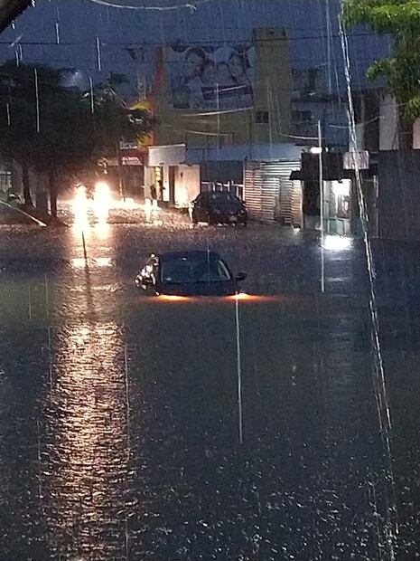 Lluvias por frente frío 9 dejan bajo el agua a Villahermosa