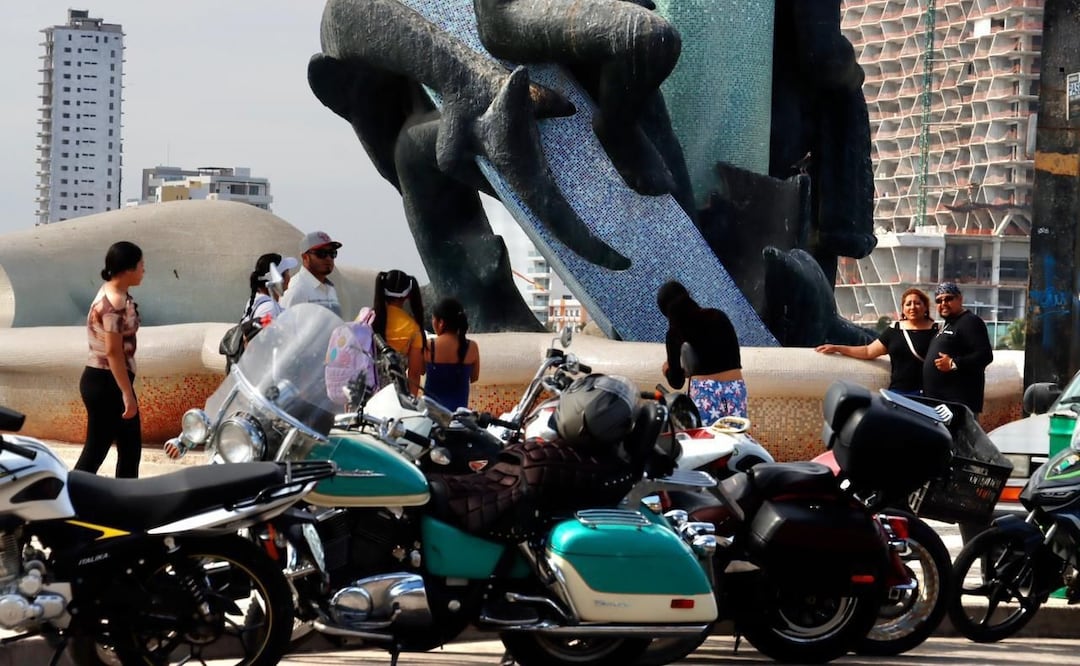 Motociclistas recorren Mazatlán durante la Semana Internacional de la Moto 2026. Foto: Especial.