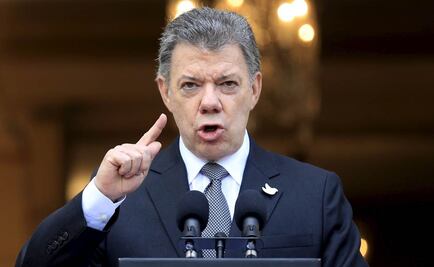Suspender bombardeos no implica alto el fuego bilateral: Santos
