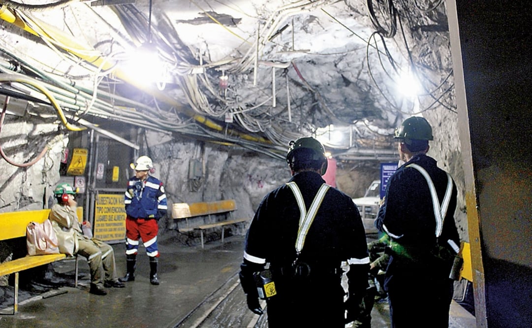 The miners were receiving a salary of around MXN$48,000 since they are entitled to a MXN$16,000 bonus - Photo: File photo/EL UNIVERSAL
