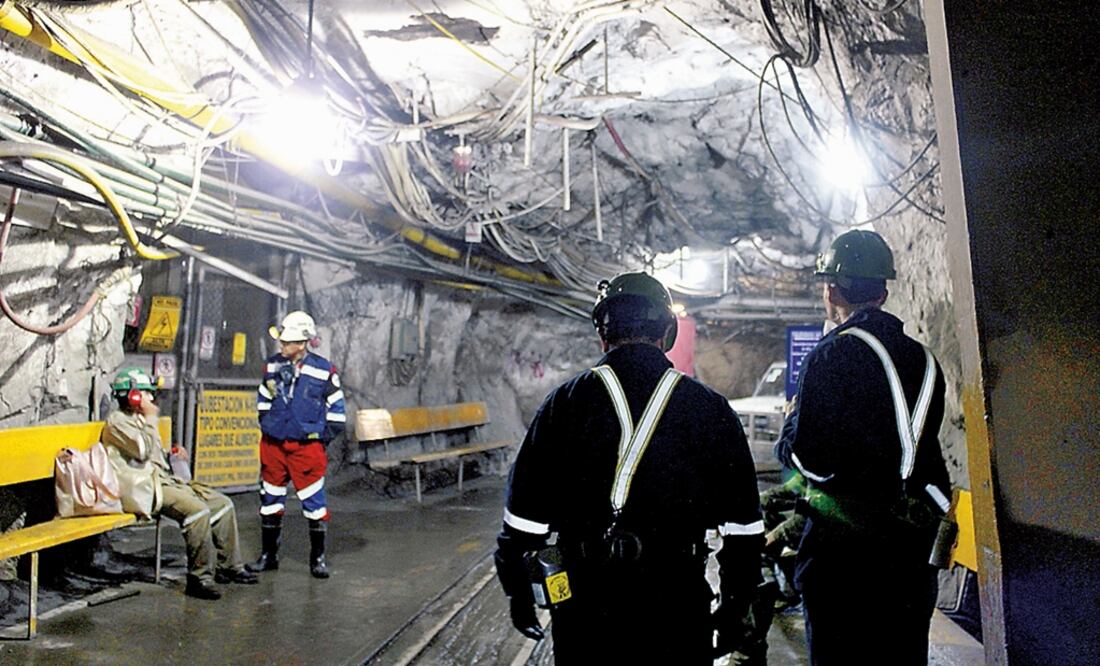 The miners were receiving a salary of around MXN$48,000 since they are entitled to a MXN$16,000 bonus - Photo: File photo/EL UNIVERSAL