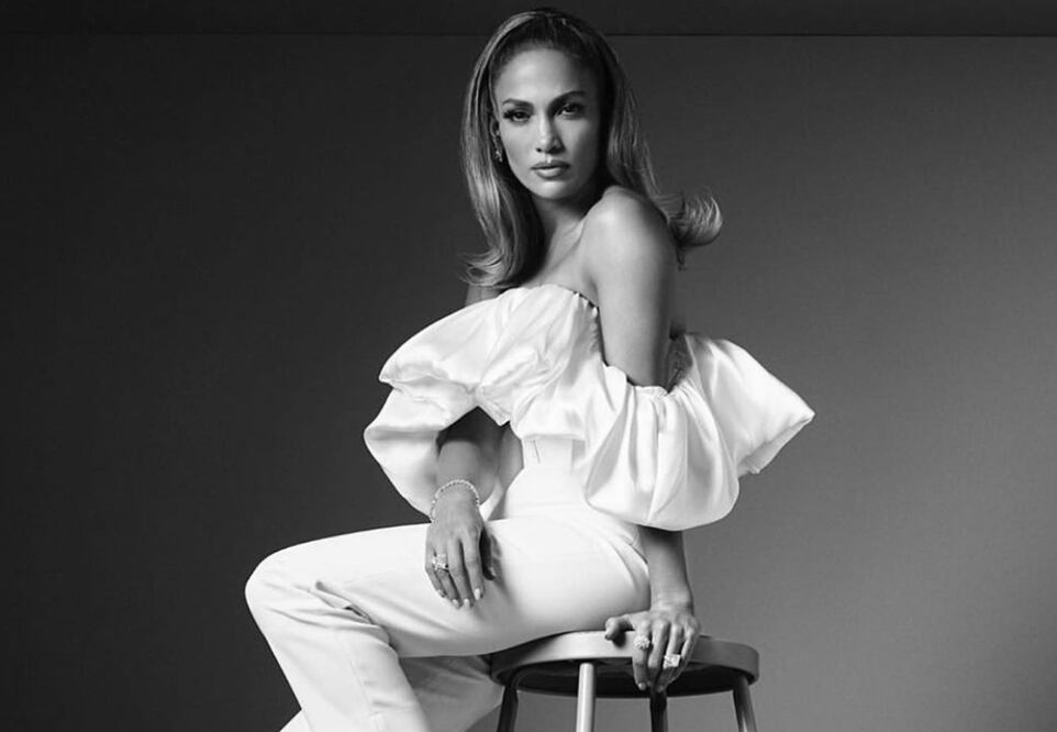 Jlo nos vuelve a confirmar que puedes lucir espectacular a cualquier edad Foto: Instagram