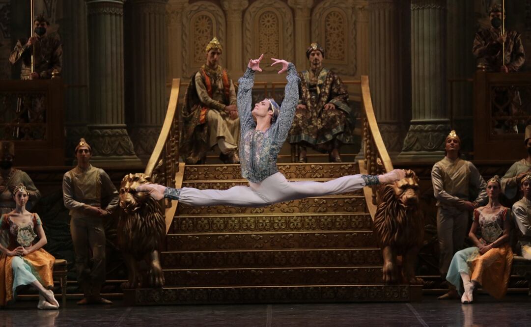 El italiano Jacopo Tissi durante una actuación como primer bailarín del Bolhsoi. Foto: EFE/Teatro alla Scala de Milán