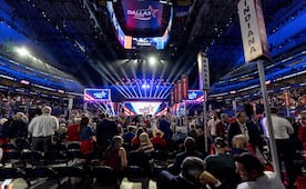 Trump celebra el "gran éxito" de su inusual convención republicana; el "Trumpapalooza" promueve las políticas del mandatario