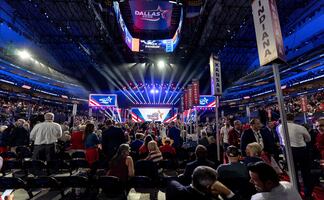 Trump celebra el "gran éxito" de su inusual convención republicana; el "Trumpapalooza" promueve las políticas del mandatario