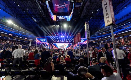 Trump celebra el "gran éxito" de su inusual convención republicana; el "Trumpapalooza" promueve las políticas del mandatario