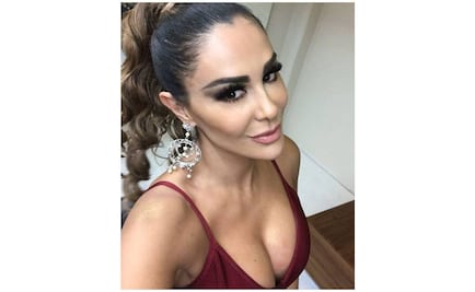 Ninel Conde luce curvas bronceadas en bikini