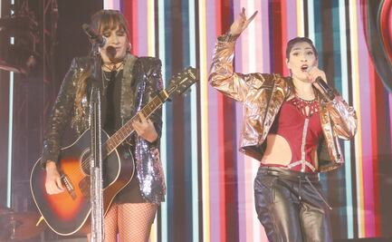 Mojados y enamorados en el Zócalo