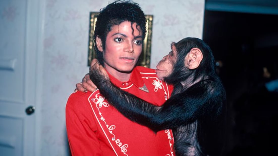 Michael Jackson con Bubbles. Foto: Matthew Rolston