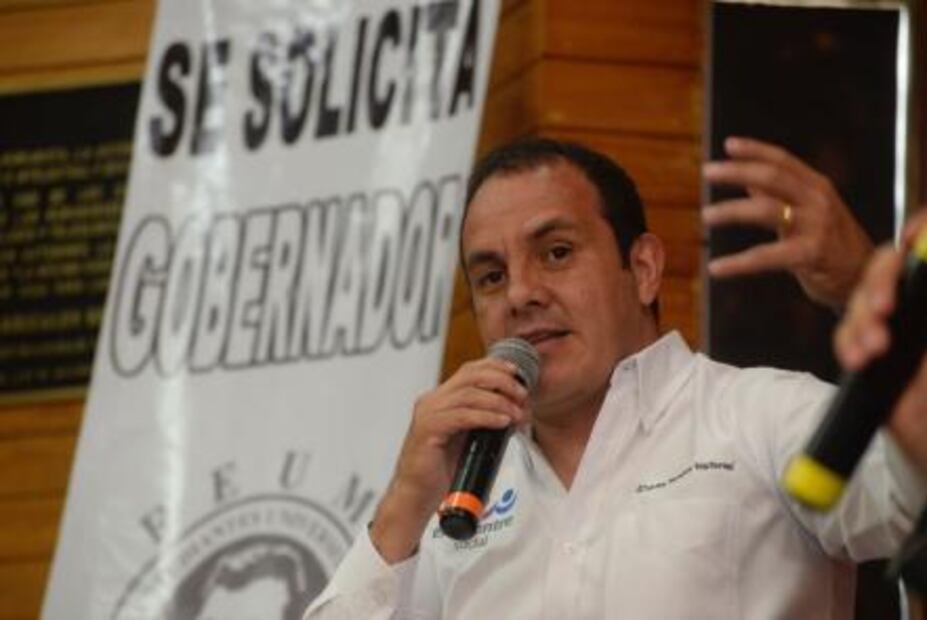 Cuauhtémoc Blanco se reúne con estudiantes de la UAEM