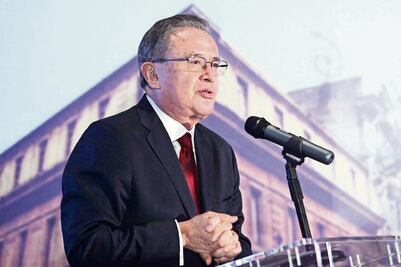 Cien mujeres apoyan a Rocha